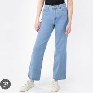 NWOT Club Monaco BOOTCUT Wide Light Wash Jeans Size 30